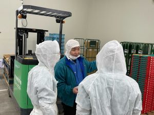 甲府青果 山梨 青果 仲卸 甲府 山梨 地元 野菜 果物 採用 マイナビ 2022 就活 会社説明会 説明会 先輩社員 先輩 内定者 内定者交流会 現場体験 社内見学 加工 パイナップル 野菜カット 加工業務